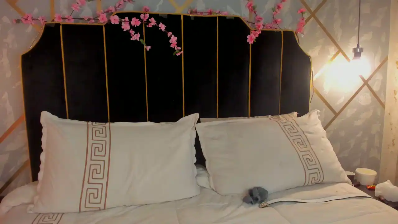 Emilyv – [Xlovecam] Gets Lucky Live Cams Cumming – 2025-03-29 14:58:37