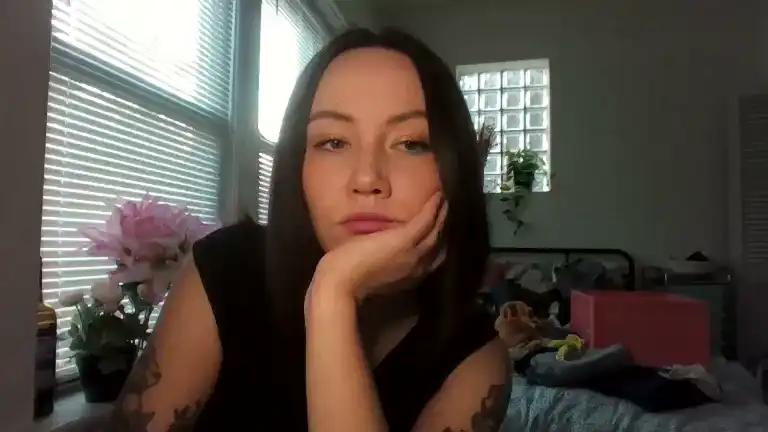 Miaholland – [Streamate] Sexual Addiction Shaved Licking – 2025-02-09 10:49:18