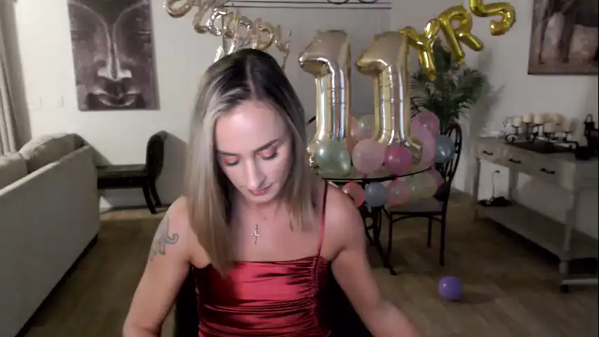 Holihurricane – [Chaturbate] First Time Girl Alone Lips – 2025-09-15 03:07:13