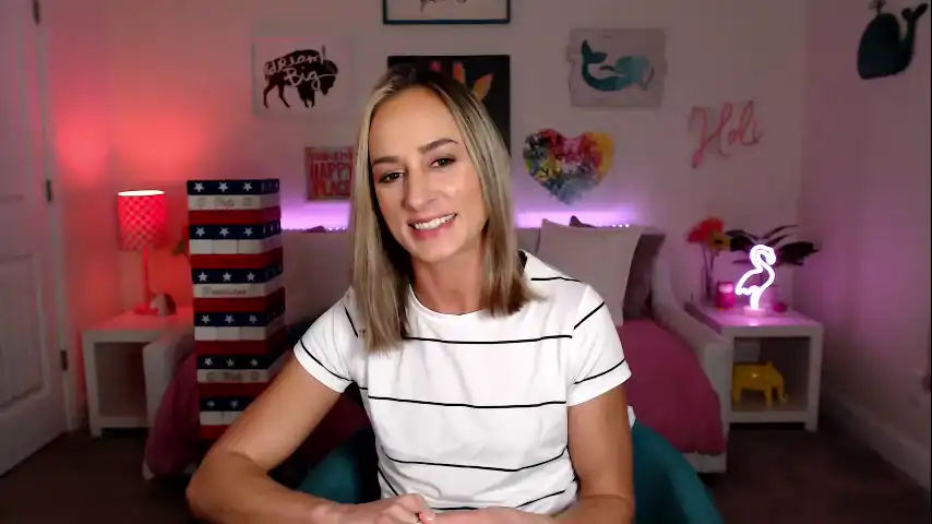 Holihurricane – [Chaturbate] Russian Girl Camwhores Sexy Sister – 2025-05-08 10:07:56