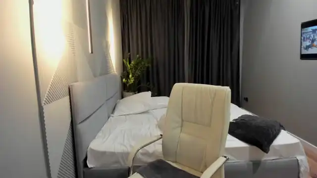 Angrykat – [Myfreecams] Gets Lucky High Qulity Video Spy – 2025-04-10 08:52:51