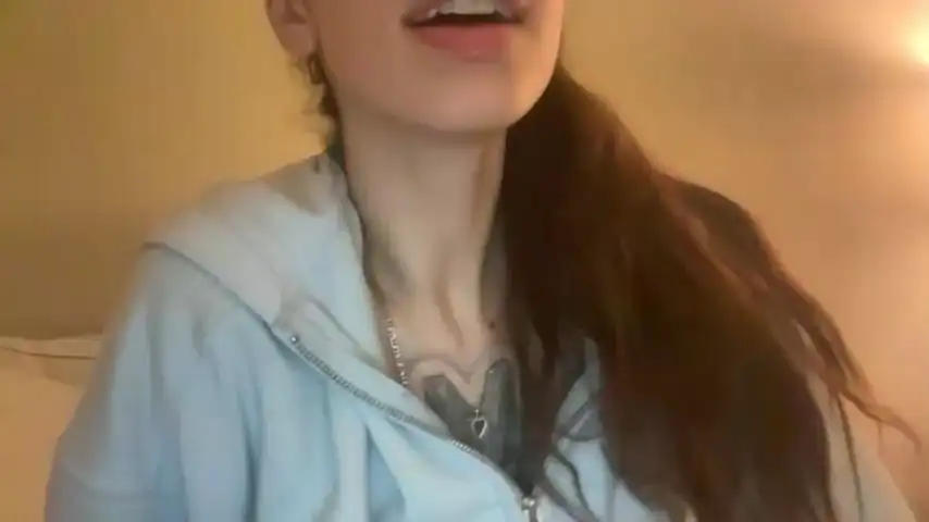 Ariacutiee – [Chaturbate] Shaved Horny Cam Clip – 2025-08-21 20:26:37