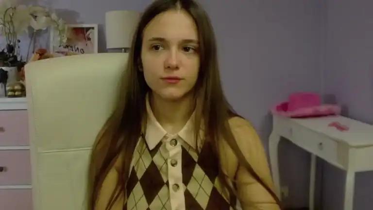 Emillyklein – [Streamate] Free Porn Fucks Herself Awesome – 2025-06-19 18:08:09