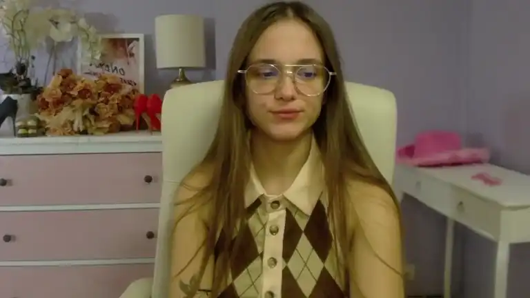Emillyklein – [Streamate] Russian Girl Camwhores Sexy Sister – 2026-01-10 13:38:13