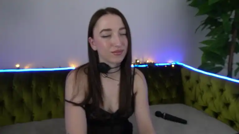 Monamourr – [Streamate] Hot Babe Strips Huge Porn – 2025-05-12 21:37:41