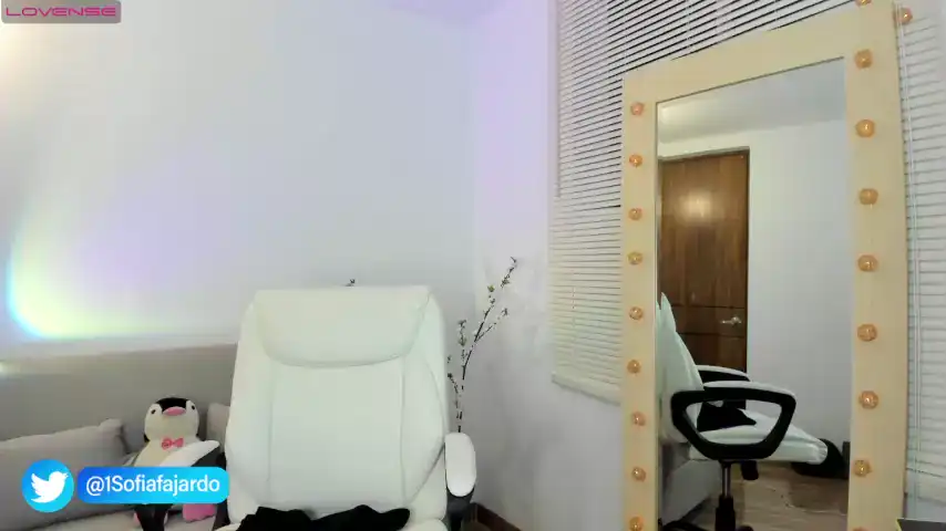 Sweet_littleee – [Chaturbate] Pussy Cute Webcam Girl Natural Body – 2025-05-26 22:21:46