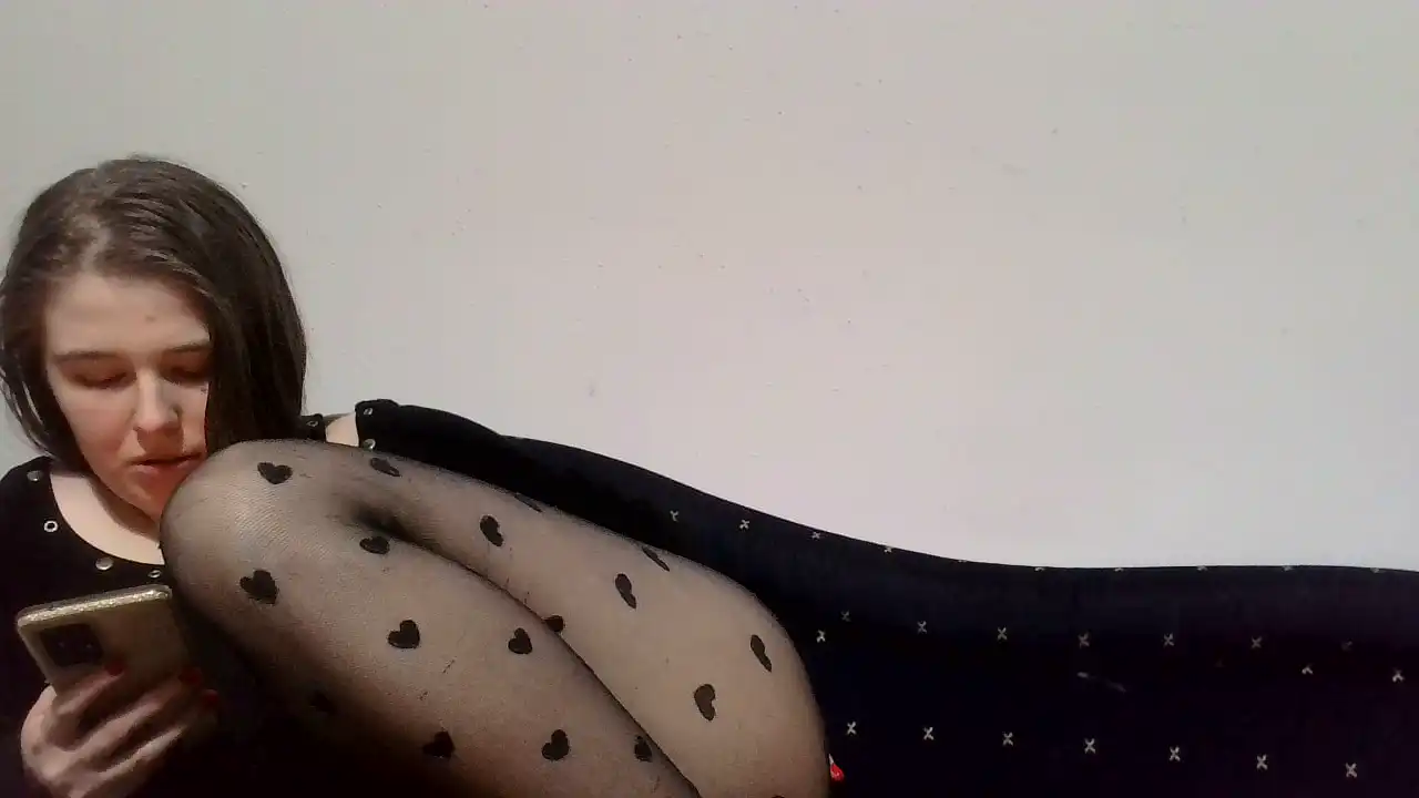 Podnieconaona19_ – [Showup] Shaved Awesome First Time – 2025-05-03 23:52:54