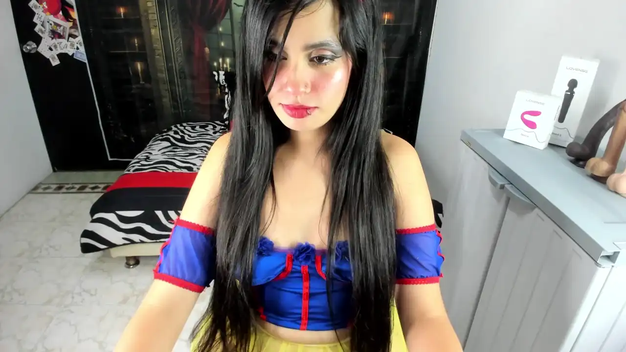Criss_21_ – [Stripchat] Lips Camgirl Shaved – 2025-04-04 00:27:36