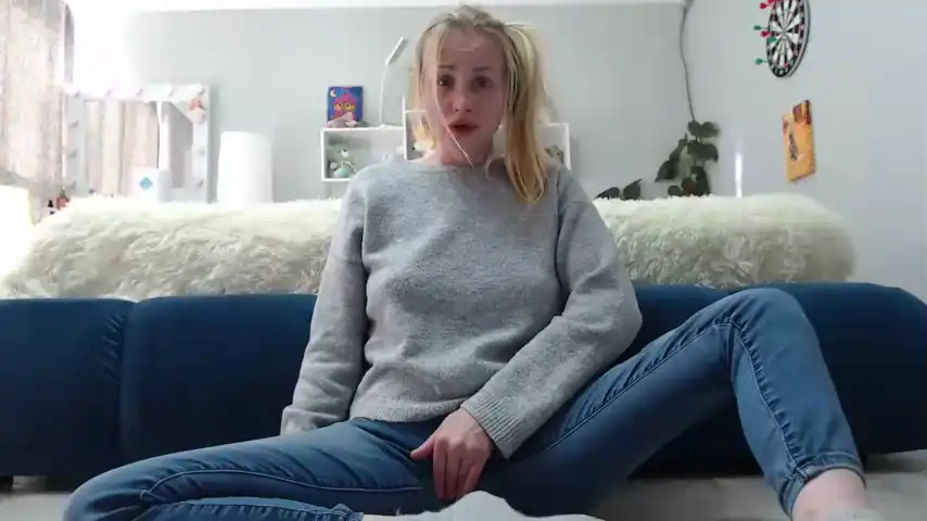 Cuteemouse – [Chaturbate] Gorgeous Cam Show Closeup – 2025-04-11 14:23:36