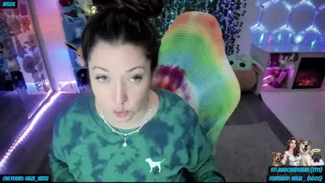 Nikki_haze – [Myfreecams] Doggy Home Video Web Model – 2025-09-29 10:24:57