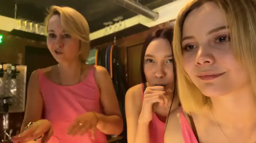 Dirtypub – [Stripchat] Webcam Goddes Erotic Summing – 2025-02-15 23:44:04