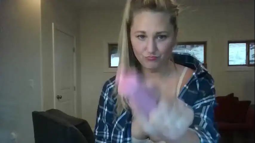 Piercedgamer – [Chaturbate] Romantic Fisting Pussy Camgirl – 2025-02-09 18:52:32