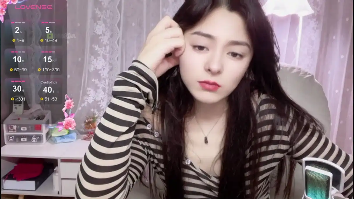 Dream-77 – [Stripchat] Summing Finger Horny – 2025-07-23 21:35:11