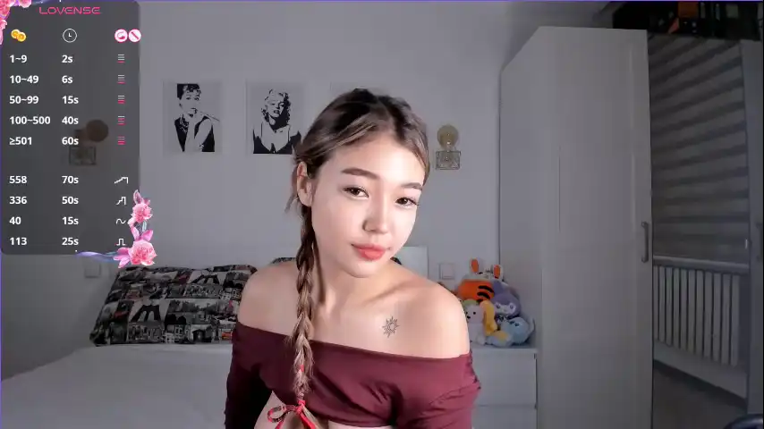 Miraann – [Chaturbate] Lips Hot Babe Strips Surprise – 2025-04-20 20:05:39