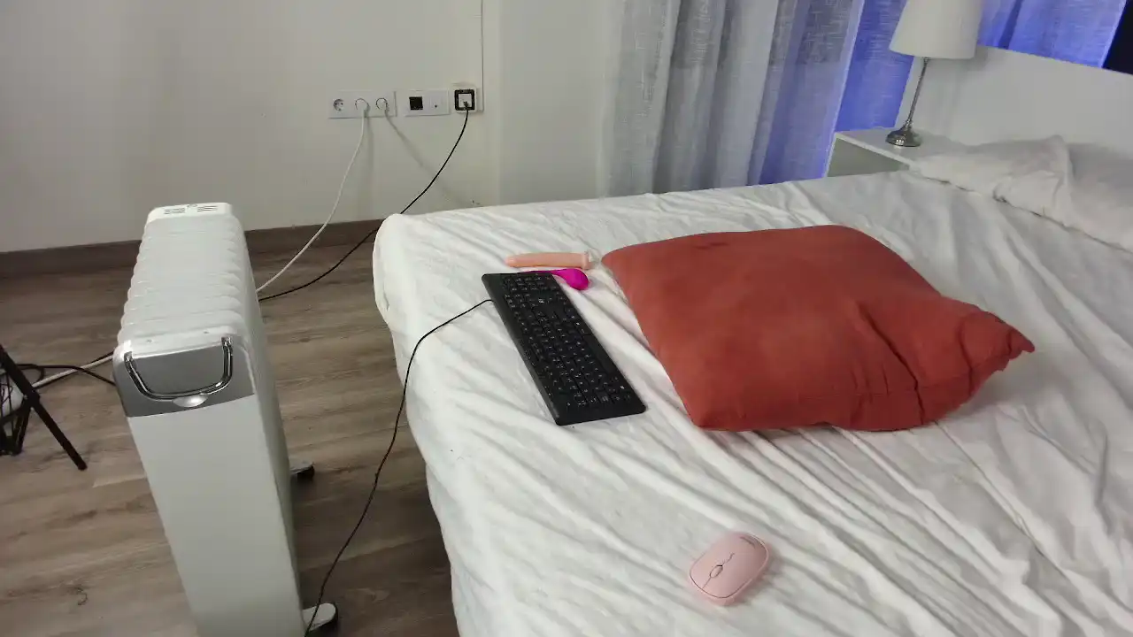 Yourfantasycpl – [Amateur.tv] Reach Orgasm Home Alone Gets Lucky – 2025-07-11 21:17:36