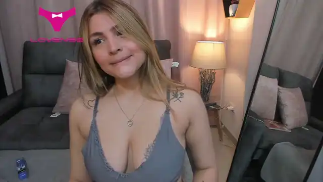 Sarawestt – [Xlovecam] Camsex Home Alone Sexy Bitch – 2025-08-30 22:27:21