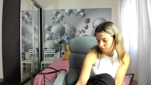 Nikitsa – [Xlovecam] Domi Erotic Stunning – 2025-04-04 23:56:23