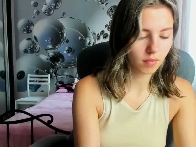 Nikitsa – [Xlovecam] Twerking Sensual Live Cams – 2025-02-15 05:35:07