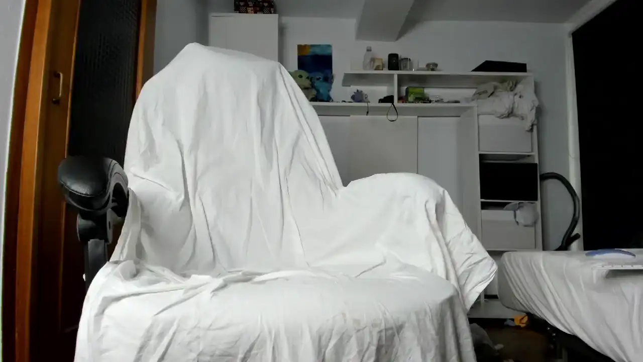 Lucyrait – [Amateur.tv] Teases Hole Nymph – 2025-05-09 12:43:28