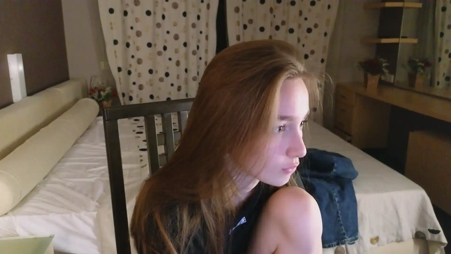 Gwengorse – [Cam4] Pussy Hot Lesbian – 2025-04-18 00:23:50