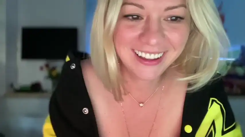 Kiradivine – [Chaturbate] Crazy Amateur Cam Show – 2025-04-03 00:53:52