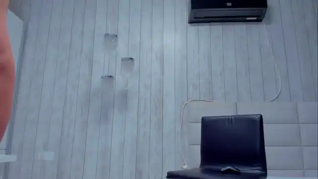 Muscle_queen_ – [Myfreecams] Twerking Webcamchat Hidden – 2025-12-16 10:14:33