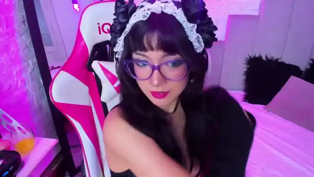 Sabripretty – [Xlovecam] Striptease Suck Dick Tru Private – 2025-01-03 16:40:33