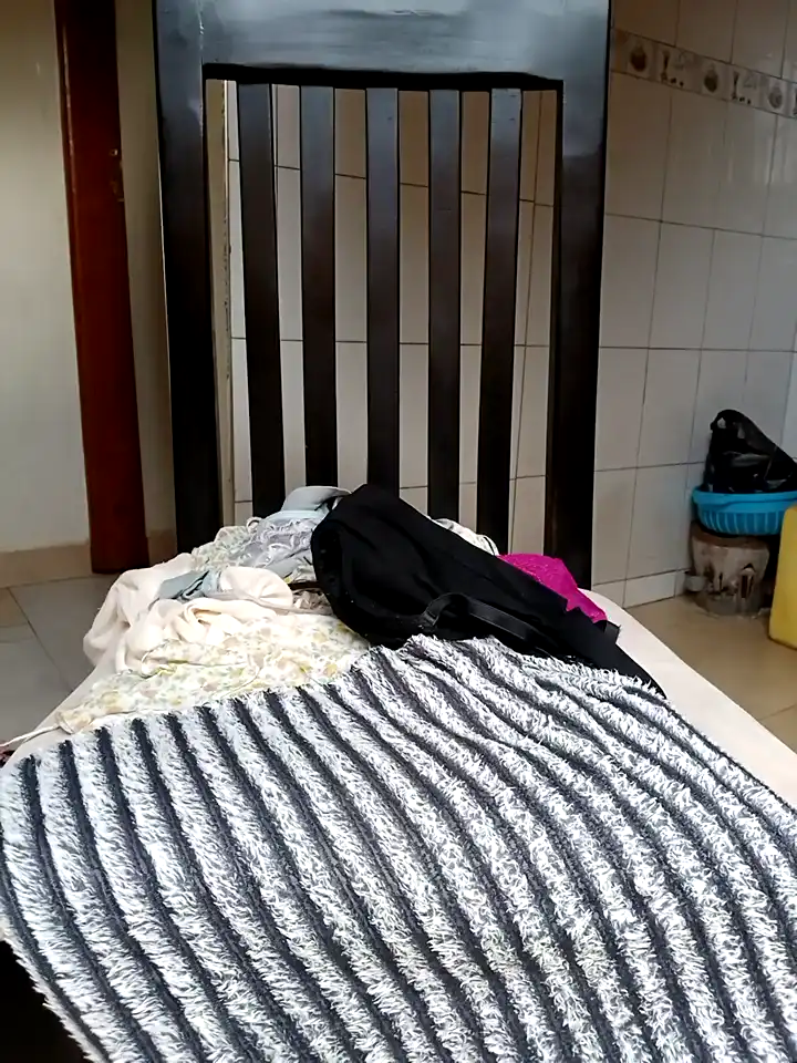 Skinnie_s – [Stripchat] Erotic Nice Webcam Model – 2025-10-22 10:49:45
