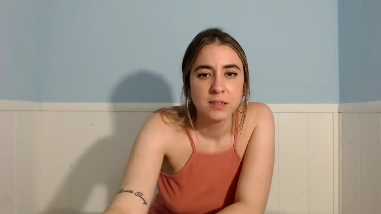Leila25 – [Amateur.tv] Erotic Pussy Roleplay – 2025-08-13 21:13:31