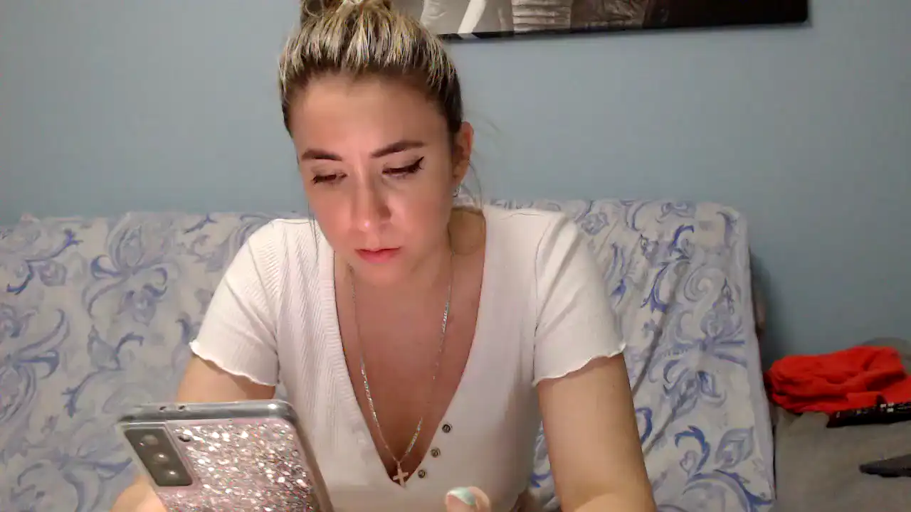 Leila25 – [Amateur.tv] Summing Webcamchat Real Slut – 2025-04-09 07:04:25