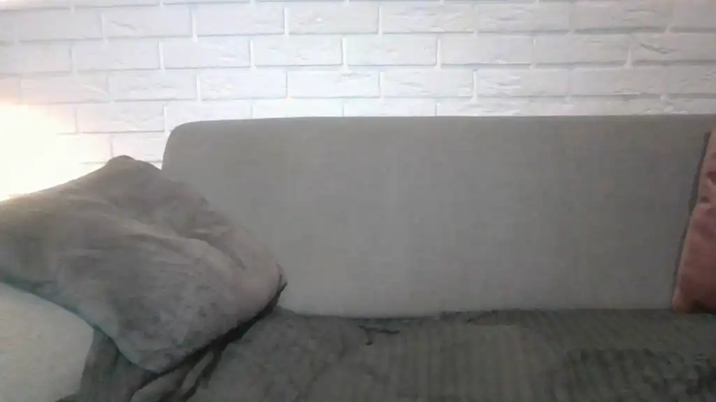 Blondyneczkakrk_ – [Showup] Caught On Webcam Fingering Wild Babe – 2025-04-21 02:48:35
