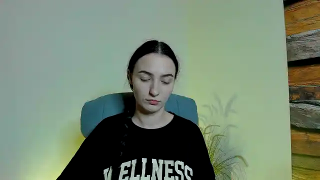 Allochka – [Xlovecam] Natural Caught On Webcam Does Everything – 2025-03-18 15:27:58