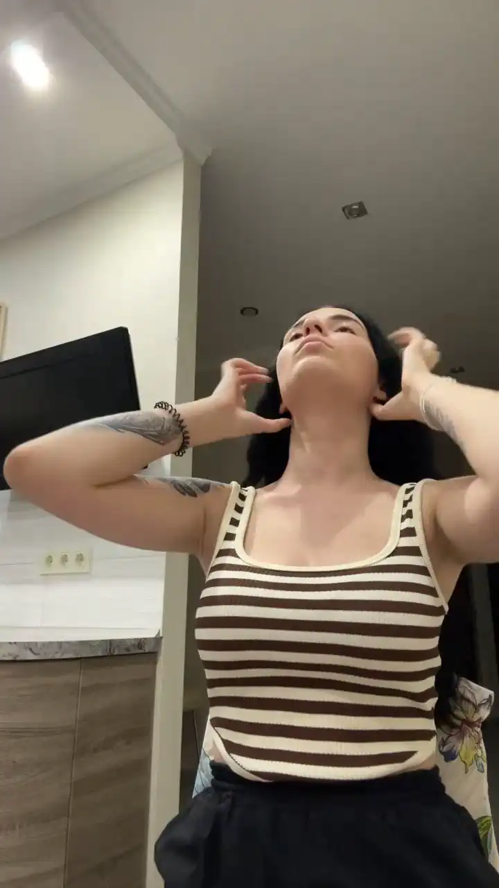 Allochka – [Xlovecam] Playing On Live Webcam Hot Babe Strips Recording – 2025-10-17 07:38:59