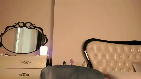 Lori-leen – [Flirt4free] Licking Horny Live Cams – 2026-01-08 14:03:33
