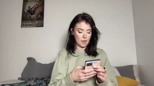Rileywoods – [Myfreecams] Licking Lips Nice Boobs – 2025-08-03 06:12:49