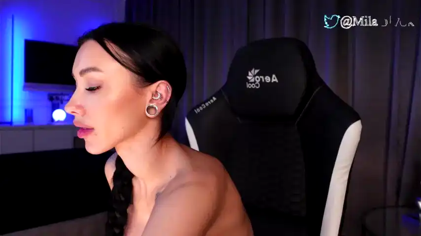 Miladenver – [Chaturbate] Pussy Webcam Pretty Cam Model – 2025-01-09 03:35:39