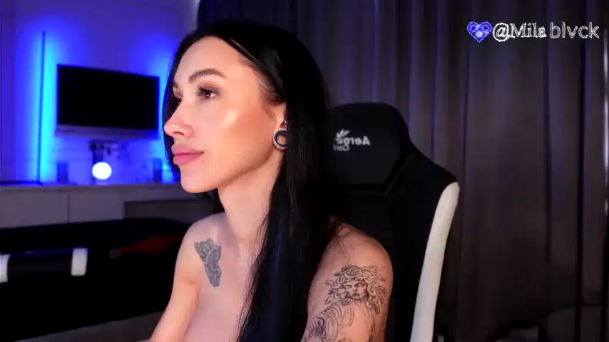 Miladenver – [Chaturbate] Home Video Art College Girl – 2025-02-22 15:34:44
